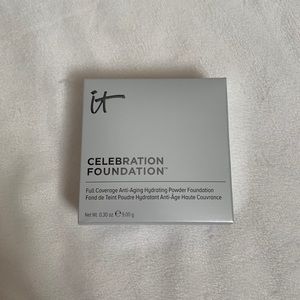 It cosmetics powder foundation